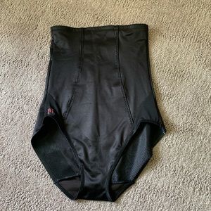 High waist shaping brief - new never worn